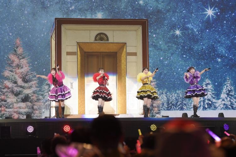 Momoiro Clover Z - [momoiro Christmas 2024-Holy 4d Night-]live Blu-Ray - Japan 3 Blu-ray Disc
